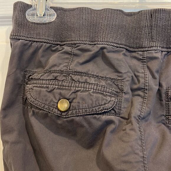 Old Navy women’s size small Maternity gunmetal gray pants Stretchy waist - Picture 9 of 11